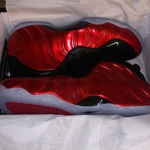 Dead stock foamposite one